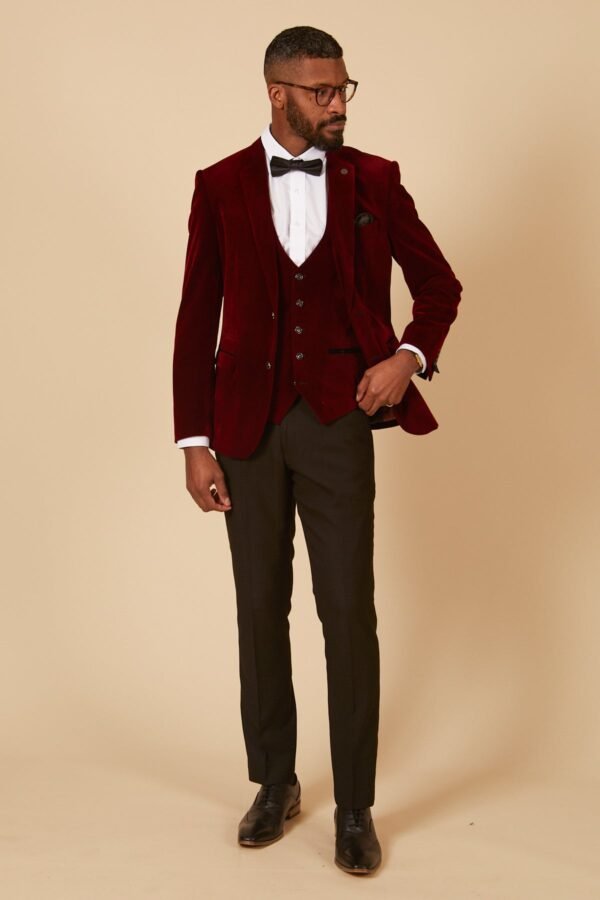 'I'm A Celebrity Get Me Out Of Here' 2022 Runner Up Owen Warner in HUDSON Wine Velvet Blazer & Waistcoat - Image 5