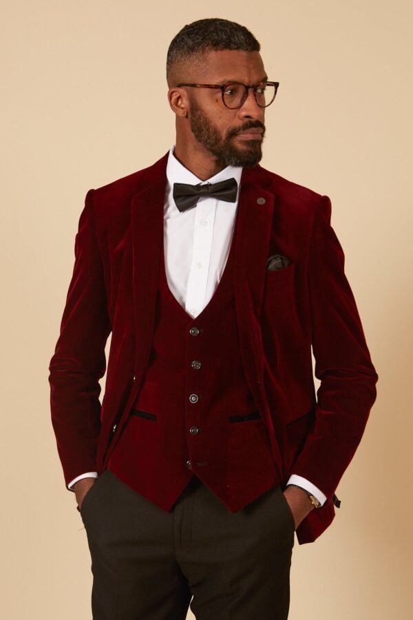 'I'm A Celebrity Get Me Out Of Here' 2022 Runner Up Owen Warner in HUDSON Wine Velvet Blazer & Waistcoat - Image 9