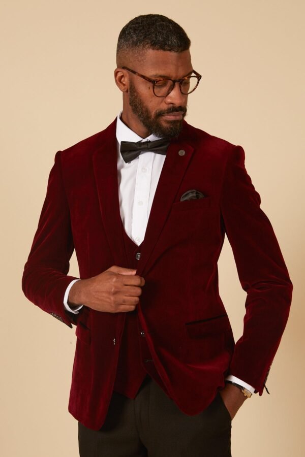 'I'm A Celebrity Get Me Out Of Here' 2022 Runner Up Owen Warner in HUDSON Wine Velvet Blazer & Waistcoat - Image 3