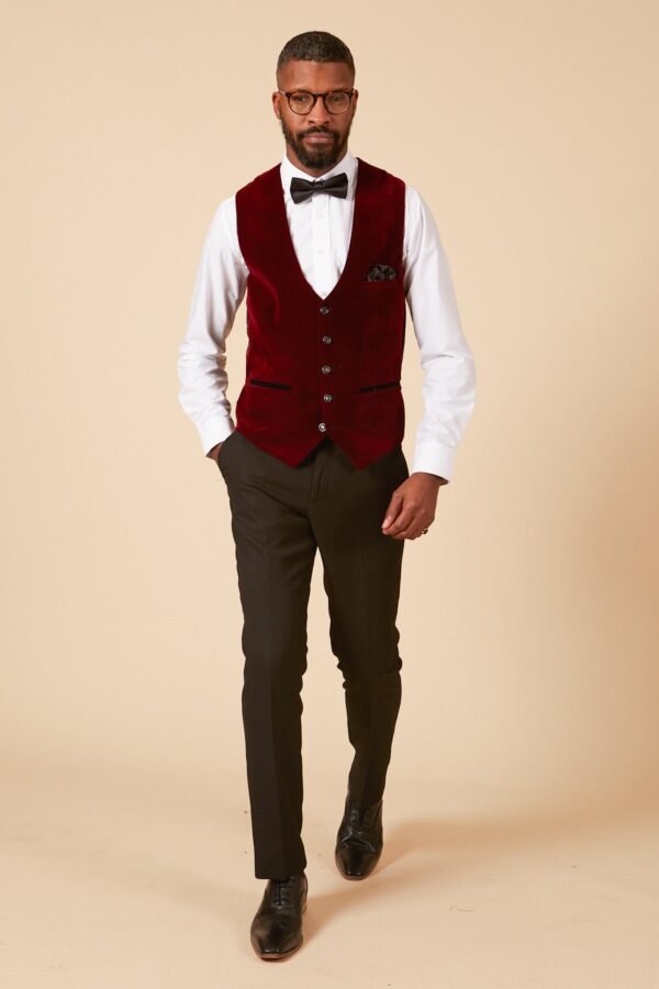 'I'm A Celebrity Get Me Out Of Here' 2022 Runner Up Owen Warner in HUDSON Wine Velvet Blazer & Waistcoat - Image 11